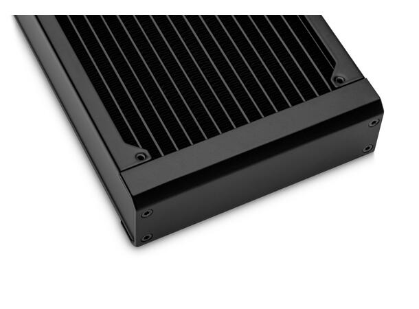 EK-Quantum Surface P360 - Black Edition 44mm tykk, 18 FPI, sort, 2x G1/4"