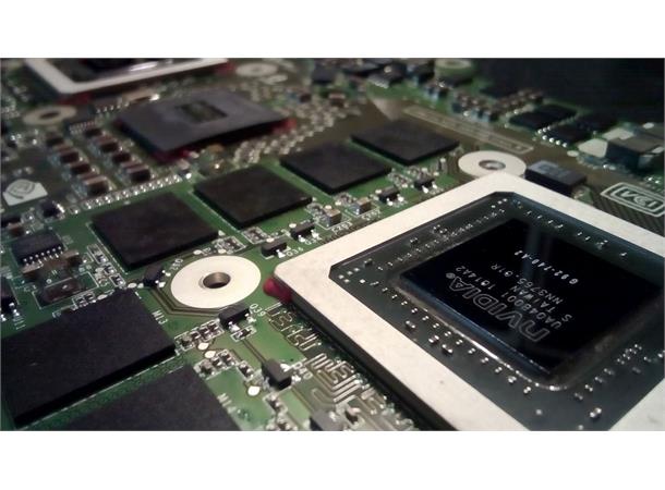 Arbeid - Bytte av kjølepasta på GPU Inkluderer kjølepasta og enkel støvrens